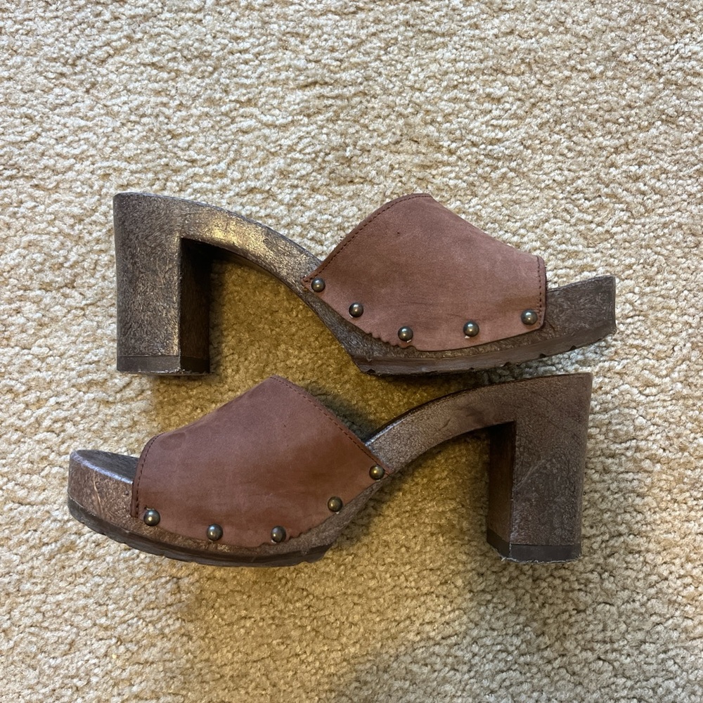 Wooden clog heels with leather upper